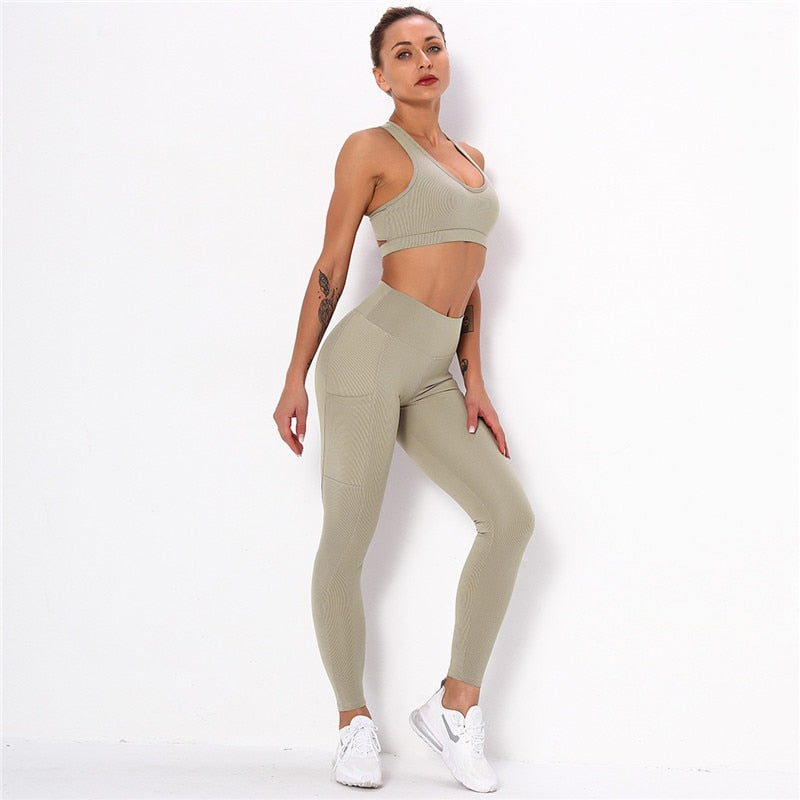 Ensemble de Sport Femme Côtelé – Brassière & Legging Taille Haute avec Poches