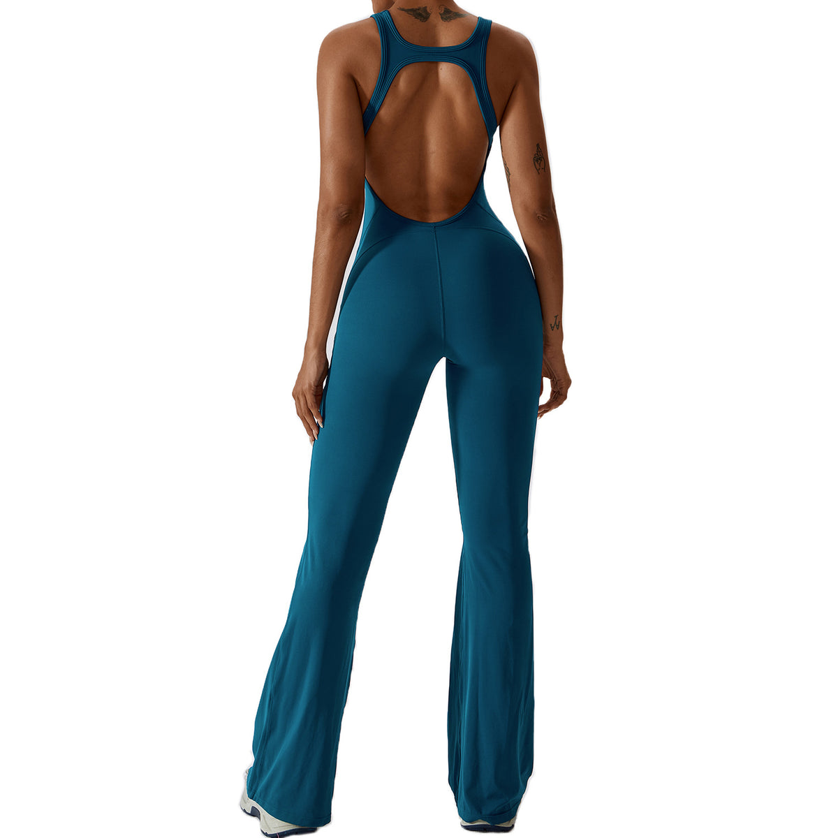 Combinaison pantalon longue et ajustée sans manches